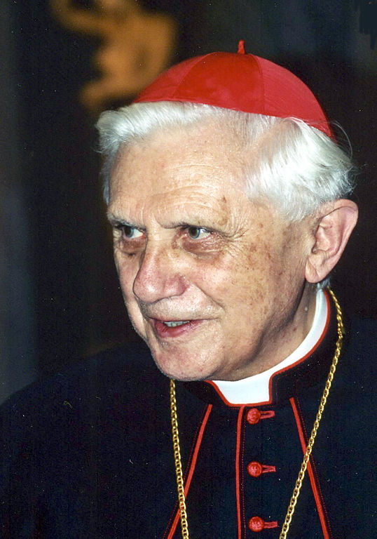 Photograph by <b>Manfredo Ferrari</b> [Wikimedia Commons / Creative Commons ... - Ratzinger3