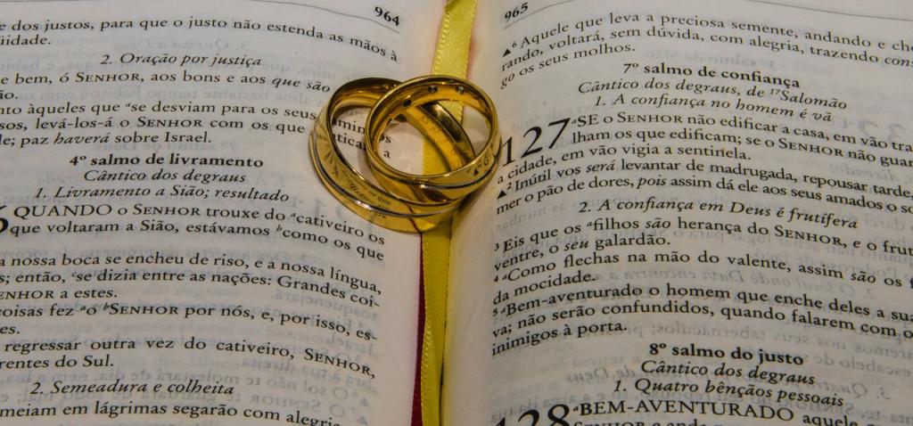 The Bible: license for domestic violence in Portugal? (Pixabay)