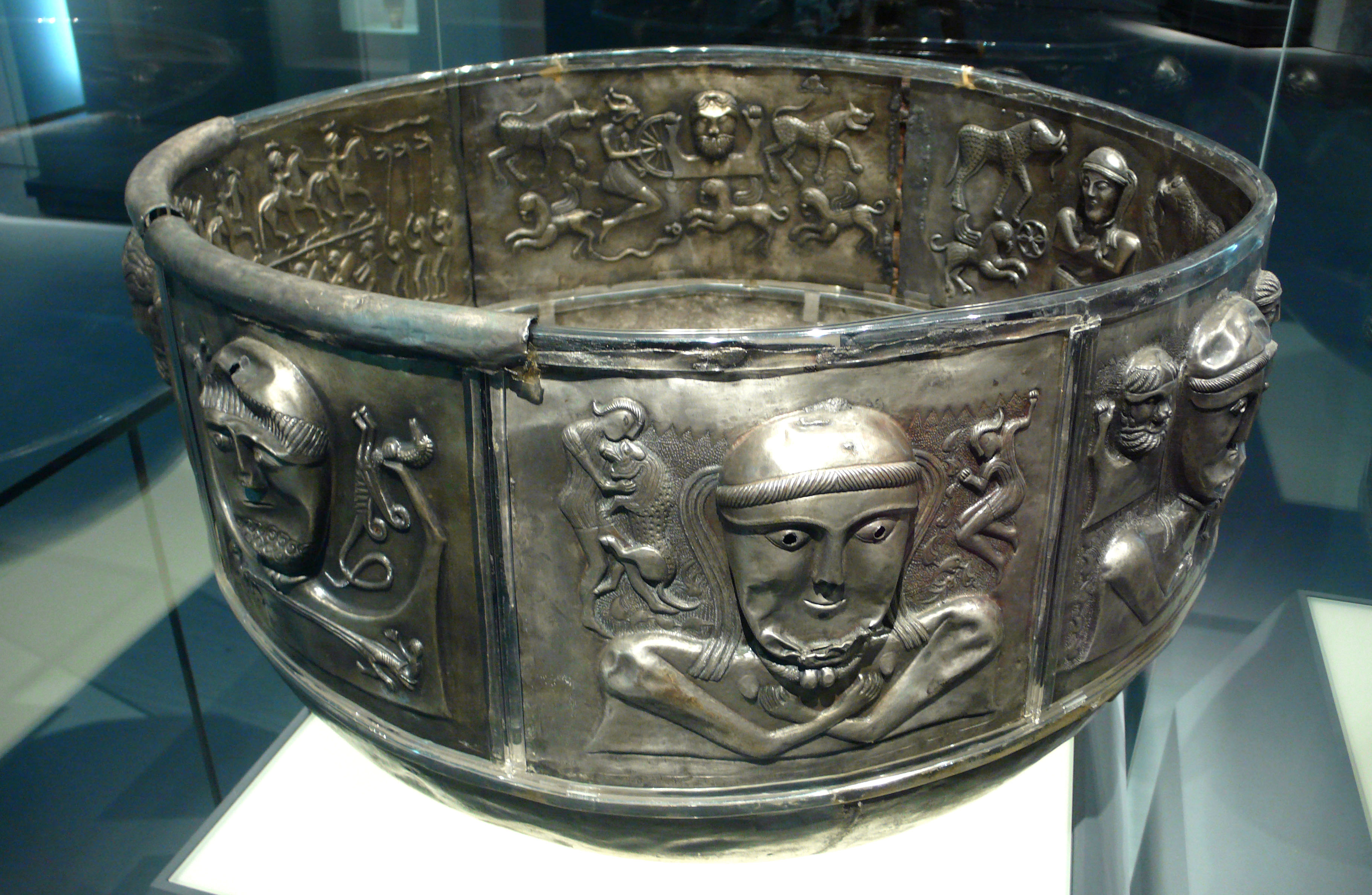 celts-and-the-gundestrup-cauldron