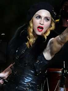 220px-Madonna_à_Nice_17_edit